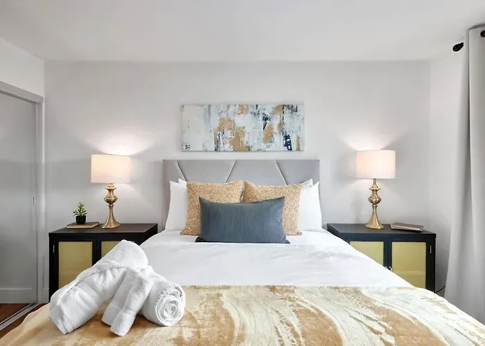 Holiday home Aura - Private Pool & - Minutes To Old Town